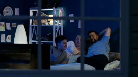Stock Video Family Watching Tv In The Bedroom Live Wallpaper For PC - Free Live Wallpaper