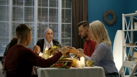 Stock Video Family Praying Before Having Dinner Live Wallpaper For PC - Free Live Wallpaper