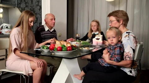 Stock Video Family Praying Before A Meal Live Wallpaper For PC - Free Live Wallpaper