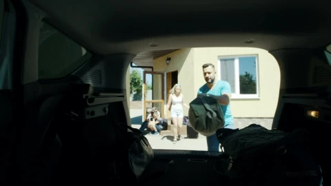 Stock Video Family Packing The Bags In The Trunk Live Wallpaper For PC - Free Live Wallpaper