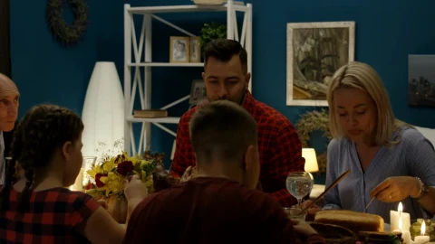 Stock Video Family Having A Thanksgiving Dinner Live Wallpaper For PC - Free Live Wallpaper