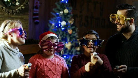 Stock Video Family Celebrating New Years Eve Live Wallpaper For PC - Free Live Wallpaper