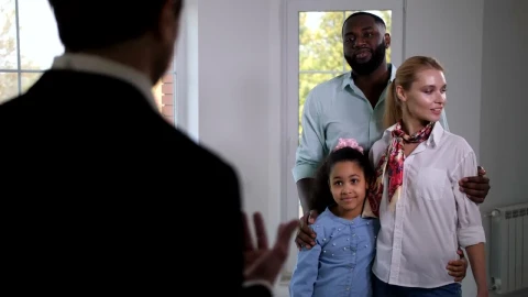 Stock Video Family Buying A New House Live Wallpaper For PC - Free Live Wallpaper
