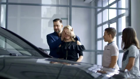 Stock Video Family Buying A New Car In The Dealership Live Wallpaper For PC - Free Live Wallpaper