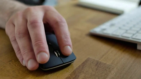 Stock Video Hand Using Wireless Mouse Live Wallpaper For PC - Free Live Wallpaper