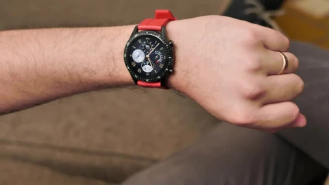 Stock Video Hand Of A Man Looking At His Smart Watch Live Wallpaper For PC - Free Live Wallpaper