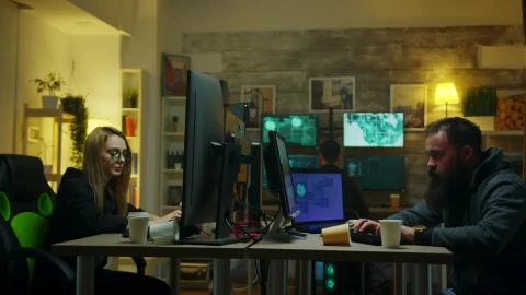 Stock Video Hackers Run From The Police Live Wallpaper For PC - Free Live Wallpaper