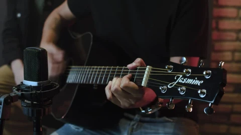 Stock Video Guitarist Performing With An Accoustic Guitar Live Wallpaper For PC - Free Live Wallpaper