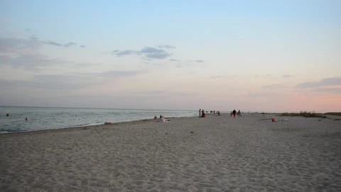Stock Video Groups Of People On A Sandy Beach Live Wallpaper For PC - Free Live Wallpaper