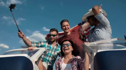 Stock Video Group Of Young People Enjoying The Speedboat Ride Live Wallpaper For PC - Free Live Wallpaper