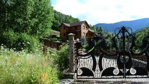 Stock Video Gateway Leading To A Country House Live Wallpaper For PC - Free Live Wallpaper