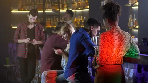 Stock Video Friends Using Their Phones While Out Live Wallpaper For PC - Free Live Wallpaper