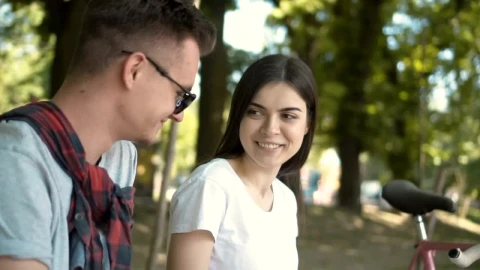 Stock Video Friends Talking In The Park Live Wallpaper For PC - Free Live Wallpaper