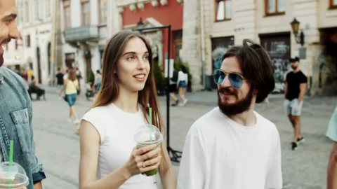 Stock Video Friends Taking A Walk In City Center Live Wallpaper For PC - Free Live Wallpaper