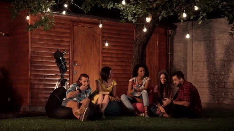 Stock Video Friends Taking A Selfie In The Backyard Live Wallpaper For PC - Free Live Wallpaper