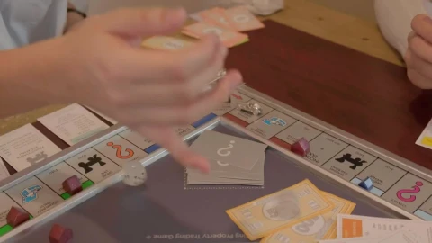 Stock Video Friends Playing Monopoly Live Wallpaper For PC - Free Live Wallpaper