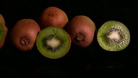 Stock Video Kiwi Fruit Slices Animated Wallpaper - Free Live Wallpaper