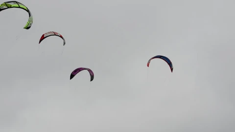 Stock Video Kitesurfing Over The Ocean Animated Wallpaper - Free Live Wallpaper