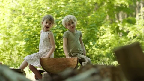 Stock Video Kids Resting In The Countryside Animated Wallpaper - Free Live Wallpaper