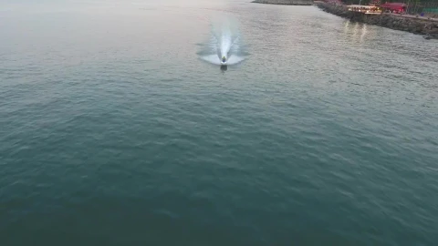 Stock Video Jet Ski Crossing The Lake At High Speed Animated Wallpaper - Free Live Wallpaper