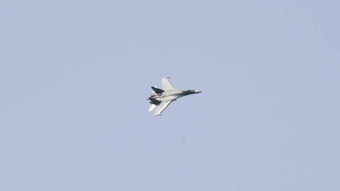 Stock Video Jet Fighter In The Clear Sky Animated Wallpaper - Free Live Wallpaper