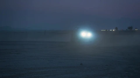 Stock Video Jeep With Headlights On In A Desert At Night Animated Wallpaper - Free Live Wallpaper