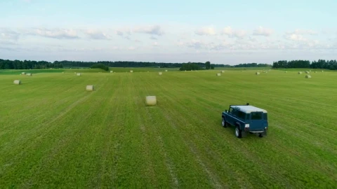 Stock Video Jeep Driving Through The Green Fields Animated Wallpaper - Free Live Wallpaper
