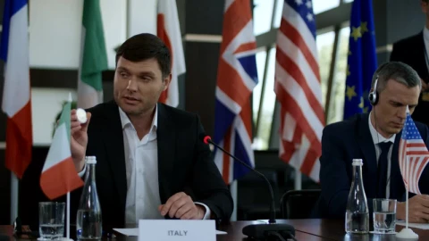 Stock Video Italian Politic Man Showing Bitcoin In Conference Animated Wallpaper - Free Live Wallpaper