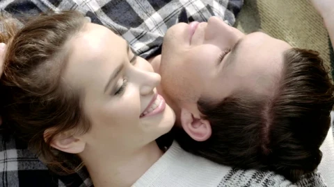 Stock Video Intimate Lovers Talk Animated Wallpaper - Free Live Wallpaper