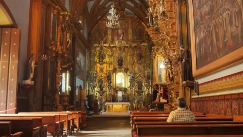 Stock Video Interior Of A Baroque Church With Statues And Gilt Details Animated Wallpaper - Free Live Wallpaper