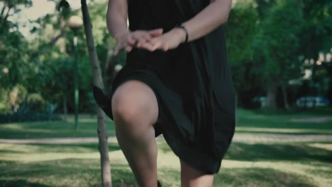 Stock Video Intense Exercise Outdoors With A Face Mask Animated Wallpaper - Free Live Wallpaper