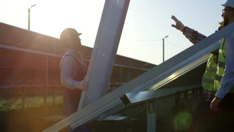 Stock Video Installing A Solar Panel In The Field Animated Wallpaper - Free Live Wallpaper