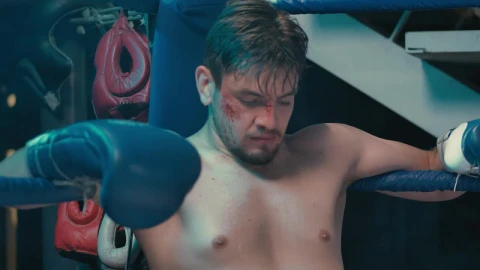 Stock Video Injured Boxer Sitting In The Ring Animated Wallpaper - Free Live Wallpaper