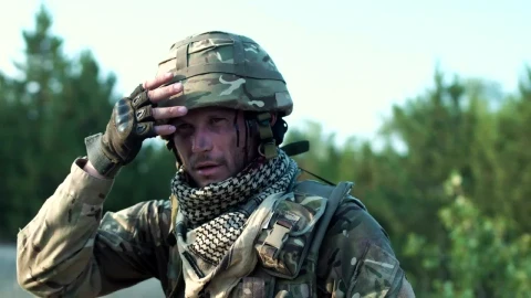 Stock Video Injured Soldier In The Sunlight Animated Wallpaper - Free Live Wallpaper
