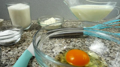 Stock Video Ingredients For An Omlette Animated Wallpaper - Free Live Wallpaper