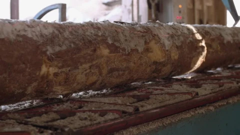 Stock Video Industrial Saw Cutting Through Wood Animated Wallpaper - Free Live Wallpaper
