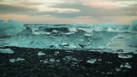 Stock Video Ice Between Breaking Waves Animated Wallpaper - Free Live Wallpaper