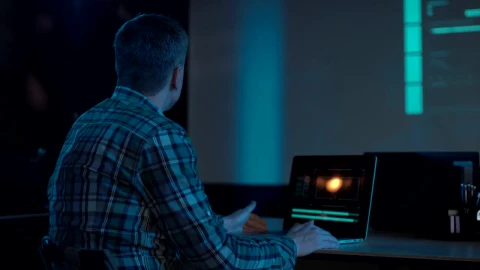 Stock Video I Am Working With Laptop In The Office At Night Animated Wallpaper - Free Live Wallpaper
