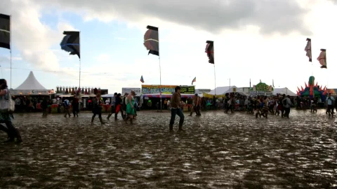 Stock Video Hyperlapse Of The Esplanade Of A Music Festival Animated Wallpaper - Free Live Wallpaper