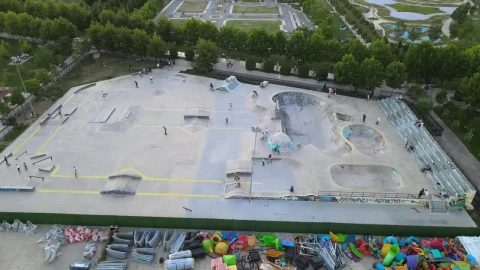 Stock Video Huge Park With Skating And Bike Rinks Animated Wallpaper - Free Live Wallpaper