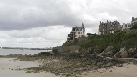 Stock Video Houses On The Edge Of A Coastal Cliff Animated Wallpaper - Free Live Wallpaper