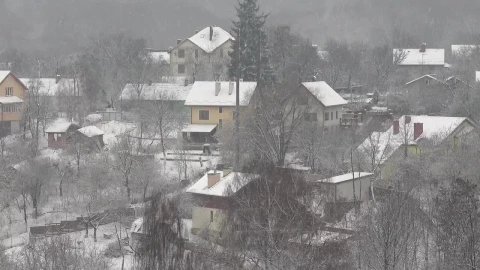 Stock Video Houses During Snowfall Animated Wallpaper - Free Live Wallpaper