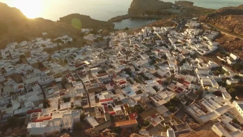 Stock Video Houses Across The Coast Animated Wallpaper - Free Live Wallpaper