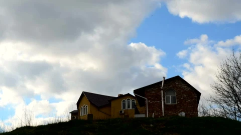 Stock Video House Alone On A Hill Animated Wallpaper - Free Live Wallpaper