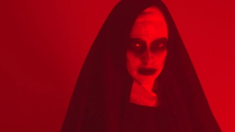 Stock Video Horrifying Woman Disguised As A Ghost Nun Animated Wallpaper - Free Live Wallpaper