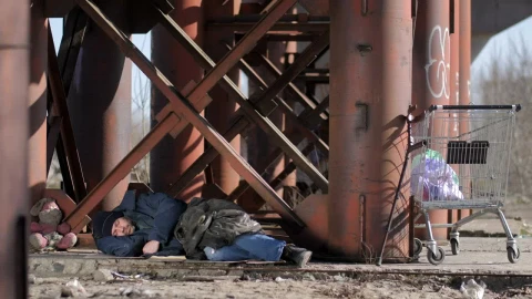 Stock Video Homeless Man Covering Himself Animated Wallpaper - Free Live Wallpaper