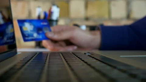 Stock Video Holding Credit Card And Typing On A Keyboard Animated Wallpaper - Free Live Wallpaper