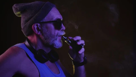 Stock Video Hipster Mature Man Vaping Animated Wallpaper - Free Live Wallpaper