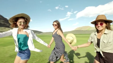 Stock Video Hipster Friends Dancing Outdoors Animated Wallpaper - Free Live Wallpaper