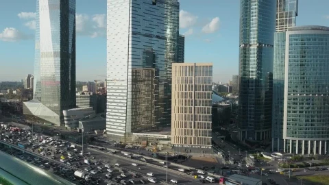 Stock Video Heavy Traffic Heading By Skyscrapers Animated Wallpaper - Free Live Wallpaper